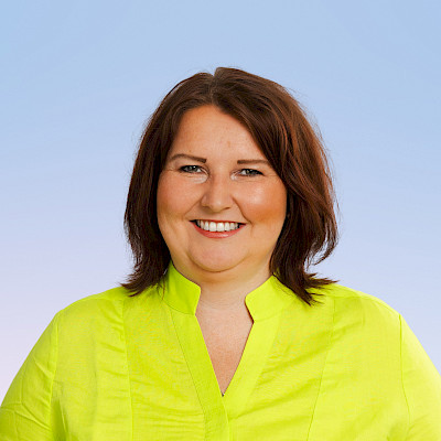 Portrait-Foto von Katharina Bach-Fischer